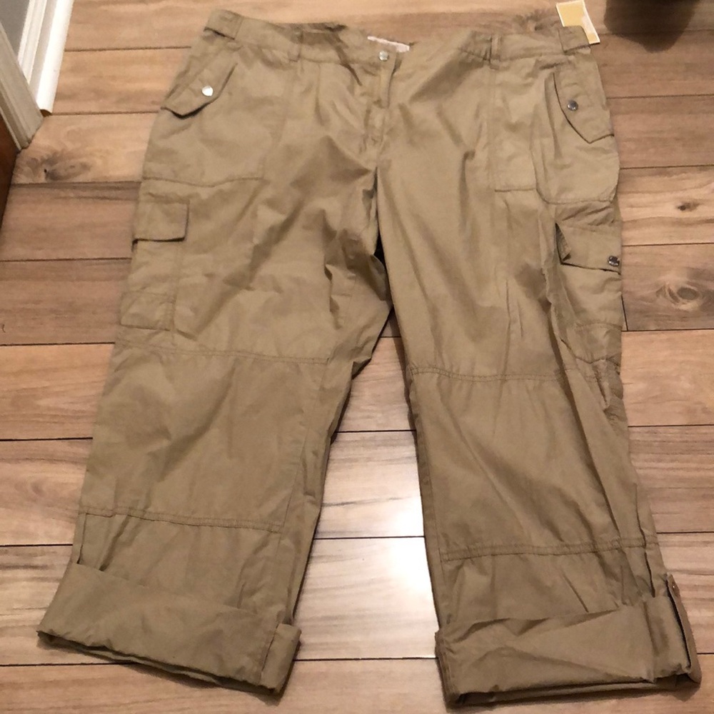 Michael Kors Cargo capris NWT Size 22